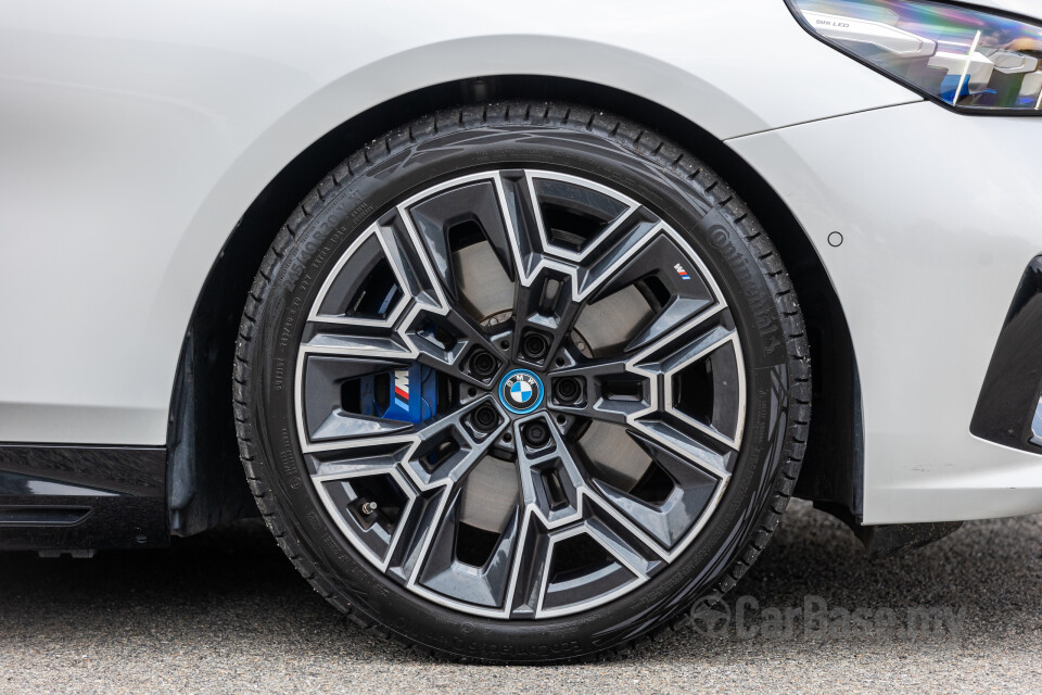 BMW i5 G60 (2023) Exterior