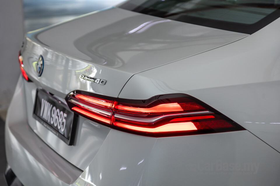 BMW i5 G60 (2023) Exterior