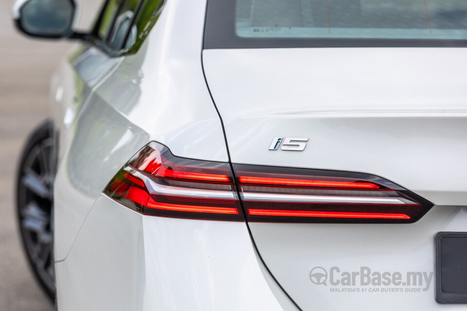 BMW i5 G60 (2023) Exterior