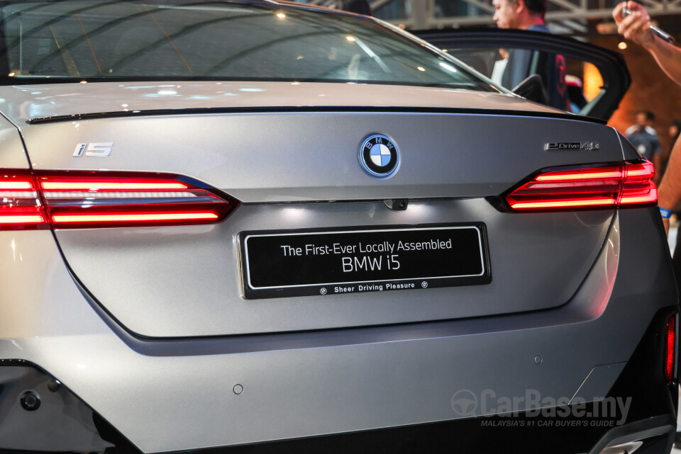 BMW i5 G60 (2023) Exterior