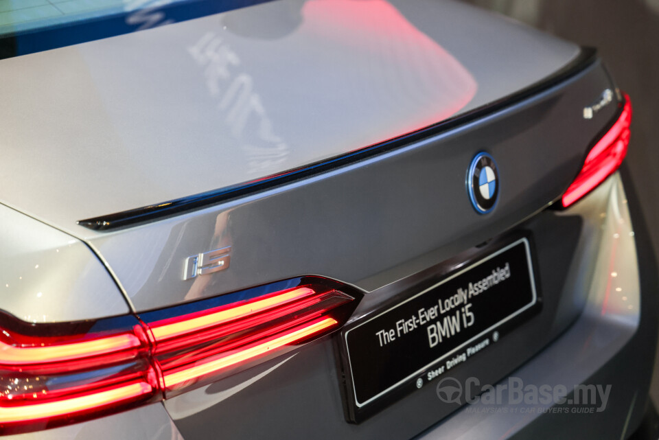 BMW i5 G60 (2023) Exterior