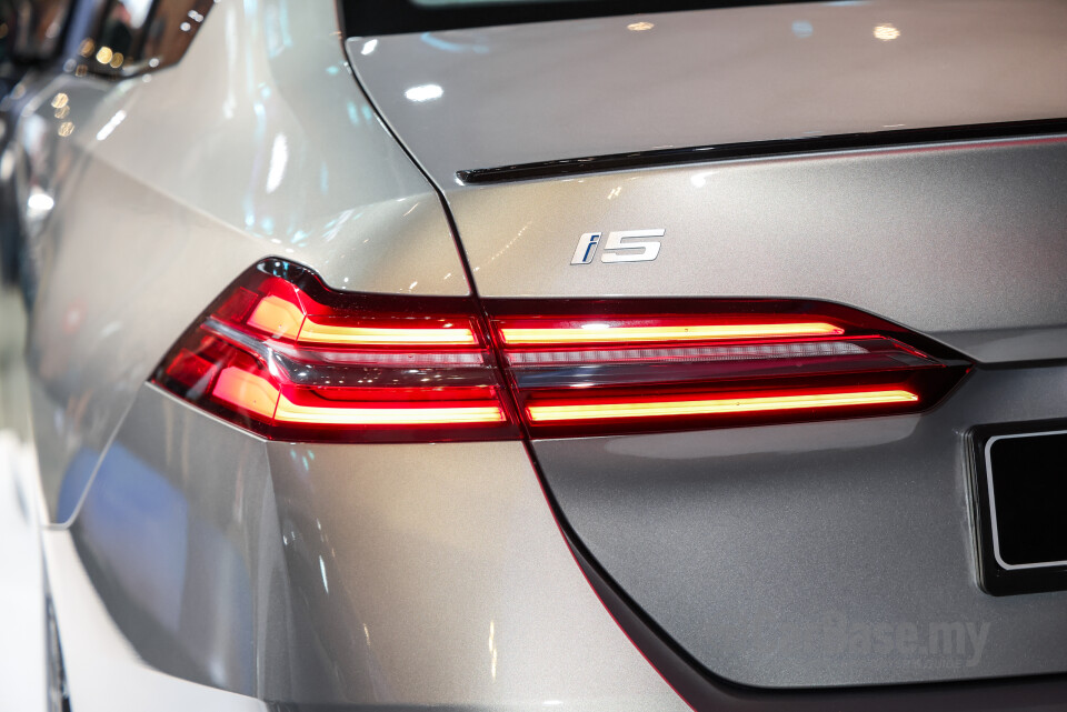 BMW i5 G60 (2023) Exterior