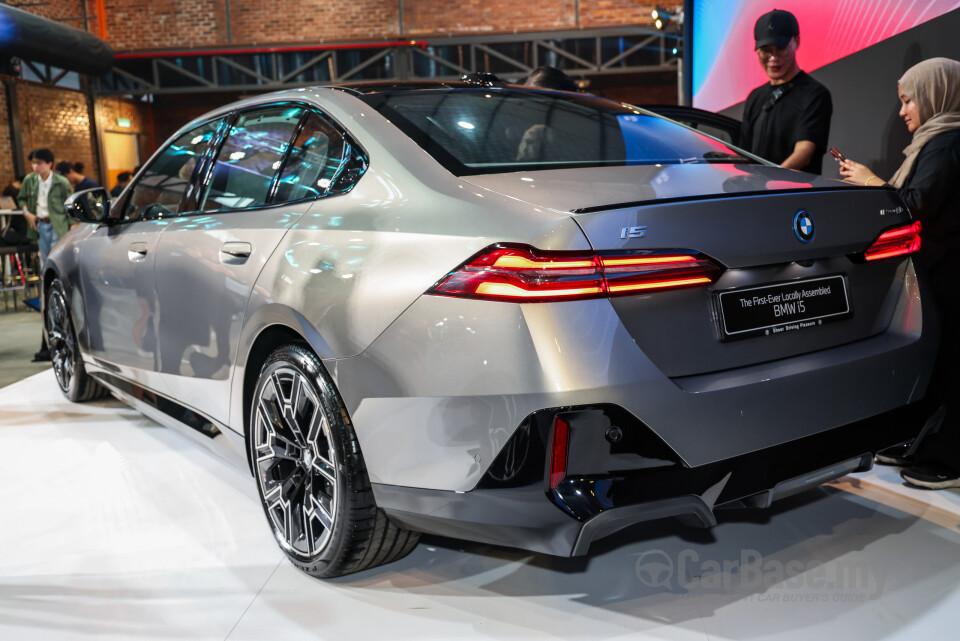 BMW i5 G60 (2023) Exterior