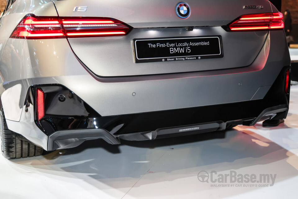 BMW i5 G60 (2023) Exterior