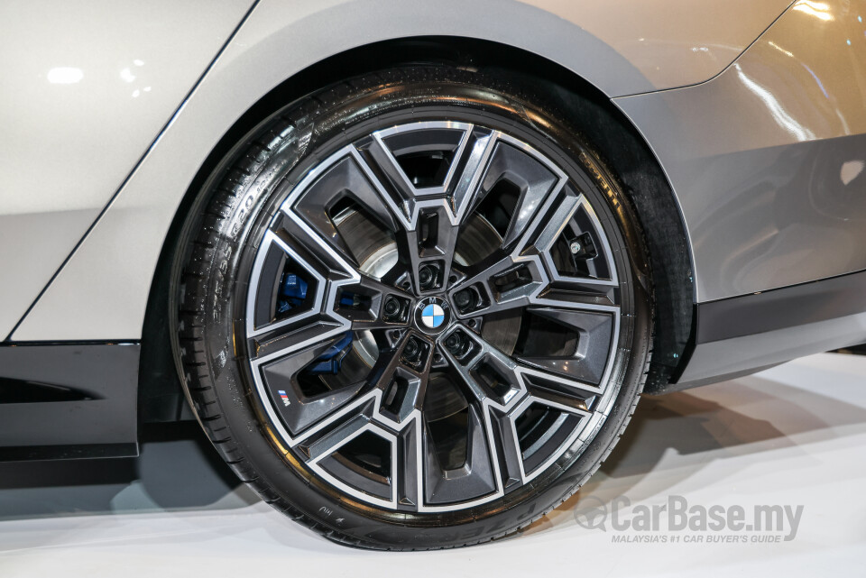 BMW i5 G60 (2023) Exterior