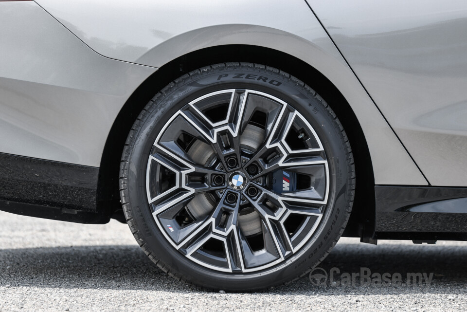 BMW i5 G60 (2023) Exterior
