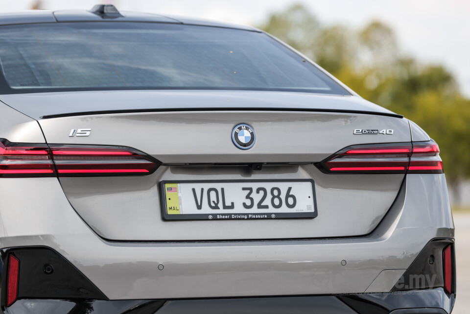 BMW i5 G60 (2023) Exterior