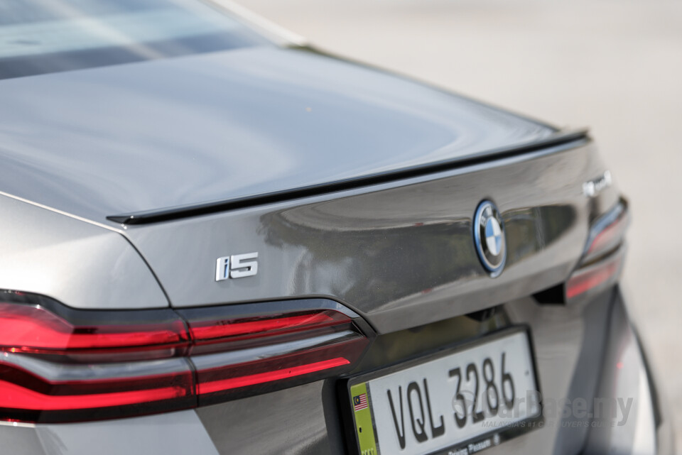BMW i5 G60 (2023) Exterior