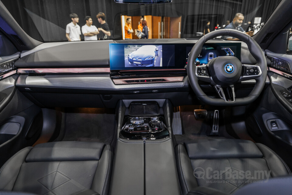 BMW i5 G60 (2023) Interior