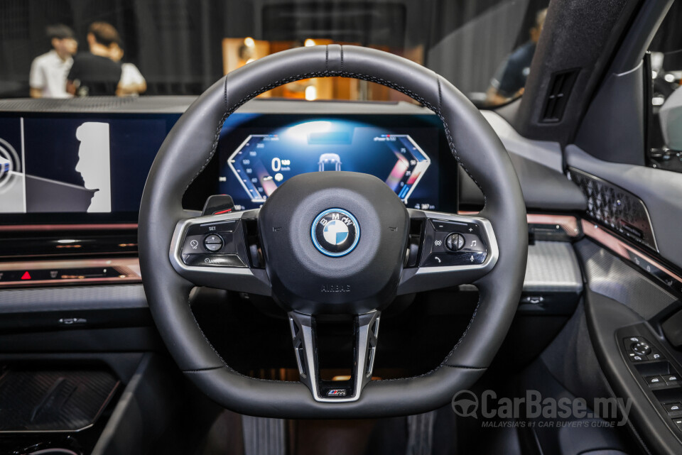 BMW i5 G60 (2023) Interior