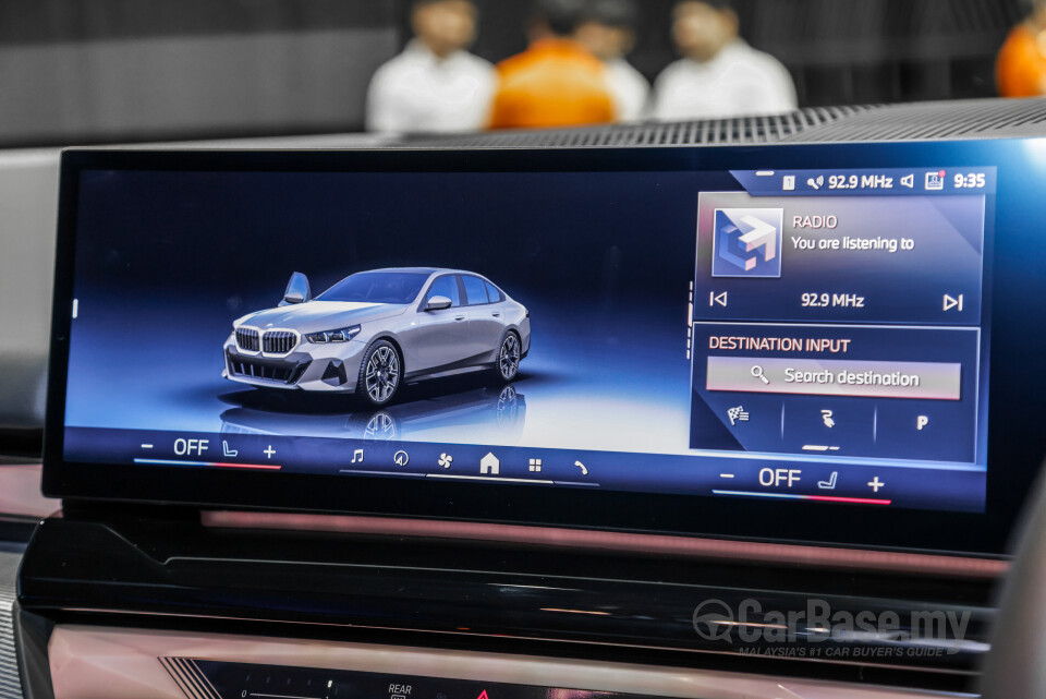 BMW i5 G60 (2023) Interior