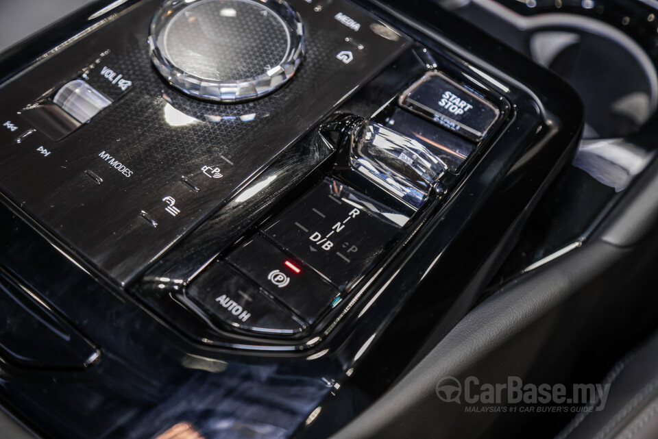 BMW i5 G60 (2023) Interior