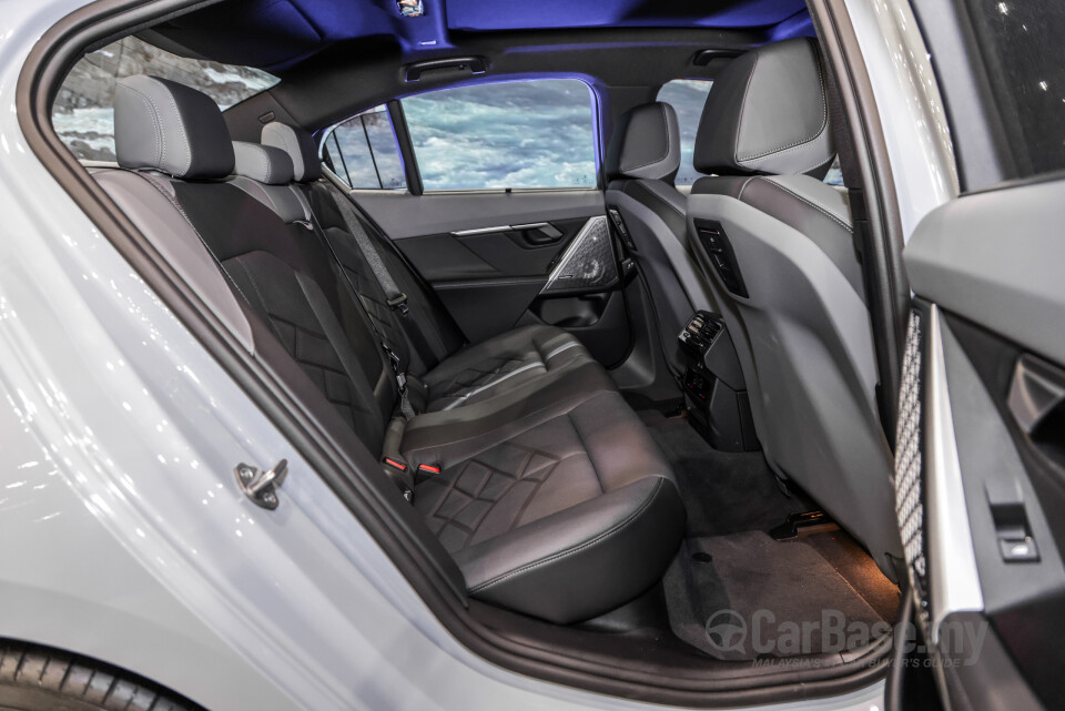 BMW i5 G60 (2023) Interior