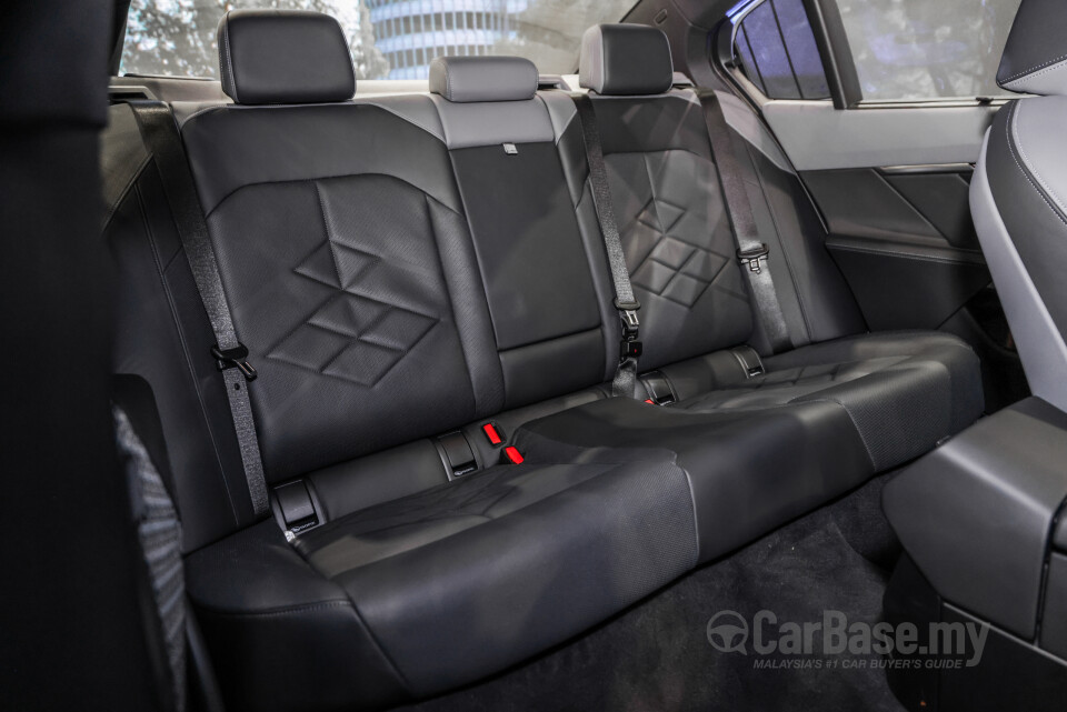 BMW i5 G60 (2023) Interior