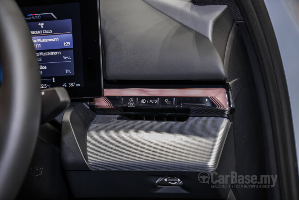 BMW i5 G60 (2023) Interior