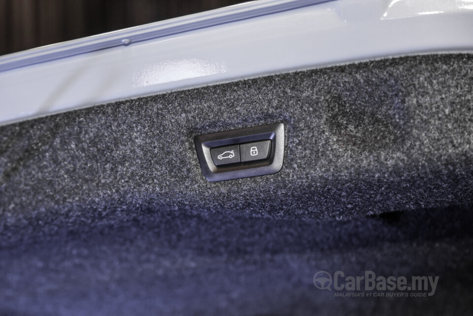 BMW i5 G60 (2023) Interior
