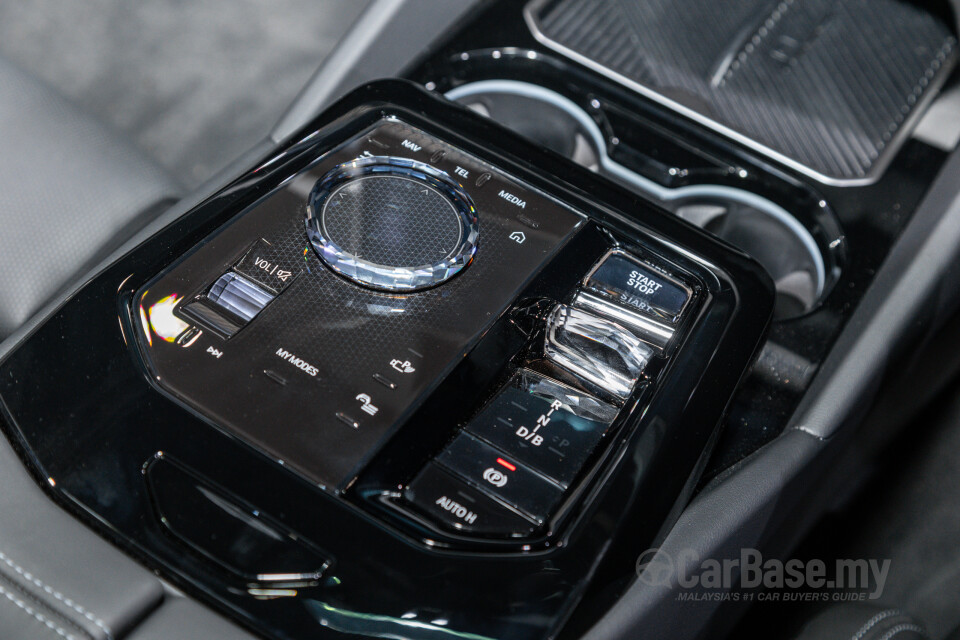 BMW i5 G60 (2023) Interior