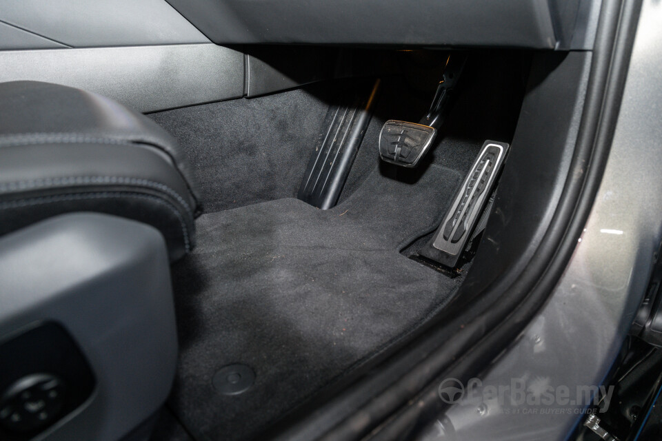 BMW i5 G60 (2023) Interior