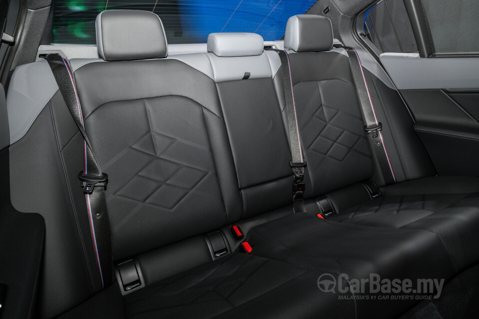 BMW i5 G60 (2023) Interior