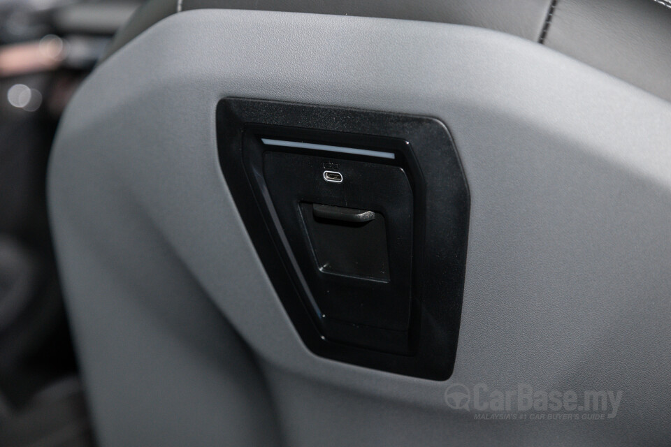 BMW i5 G60 (2023) Interior