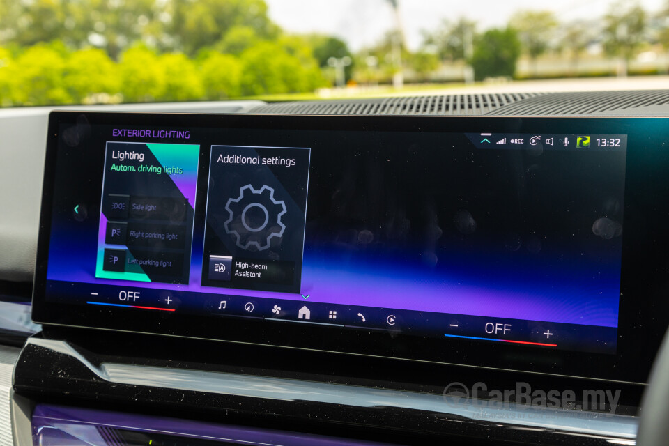BMW i5 G60 (2023) Interior
