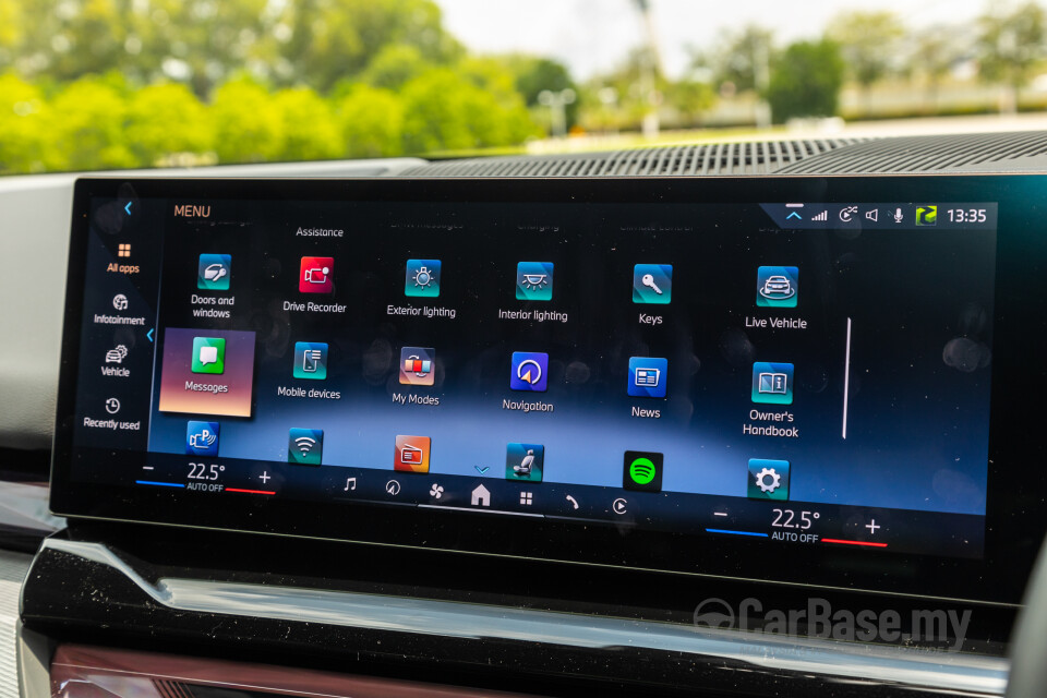 BMW i5 G60 (2023) Interior