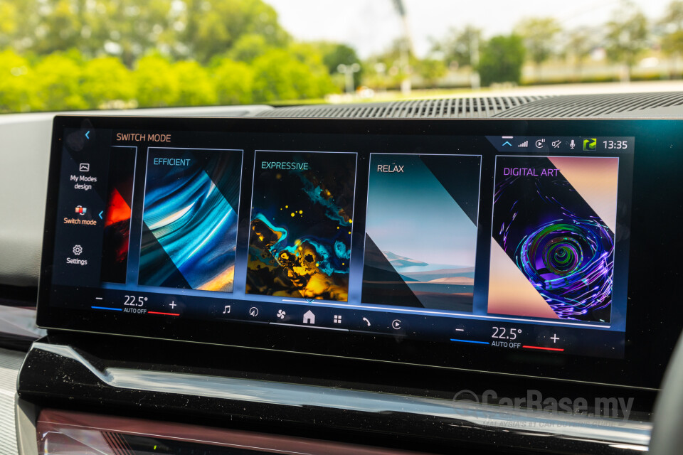 BMW i5 G60 (2023) Interior