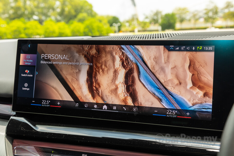 BMW i5 G60 (2023) Interior