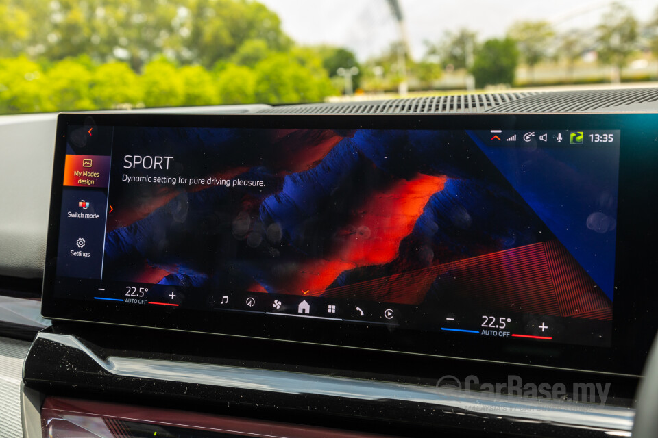 BMW i5 G60 (2023) Interior