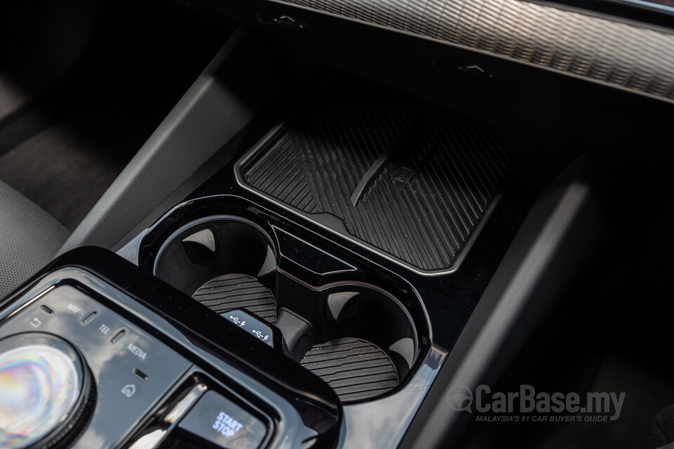 BMW i5 G60 (2023) Interior