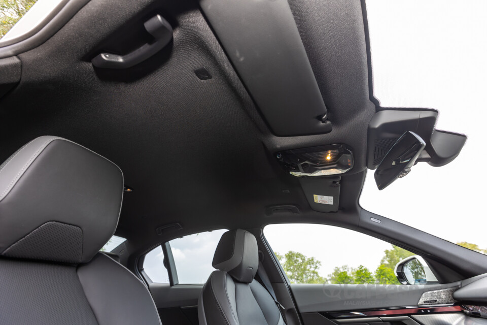 BMW i5 G60 (2023) Interior