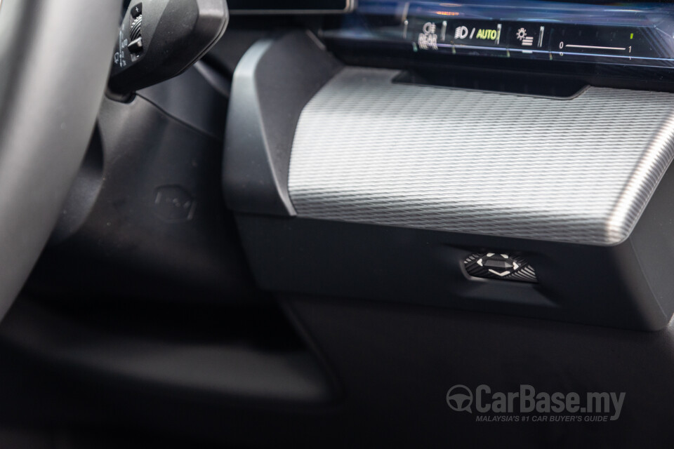 BMW i5 G60 (2023) Interior