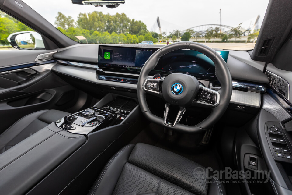 BMW i5 G60 (2023) Interior
