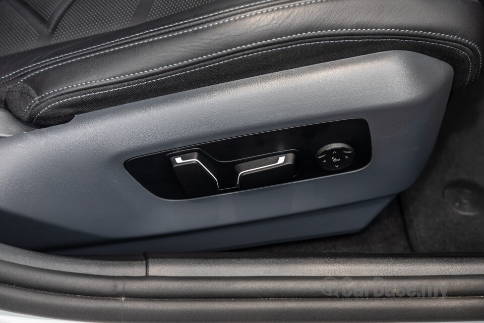 BMW i5 G60 (2023) Interior