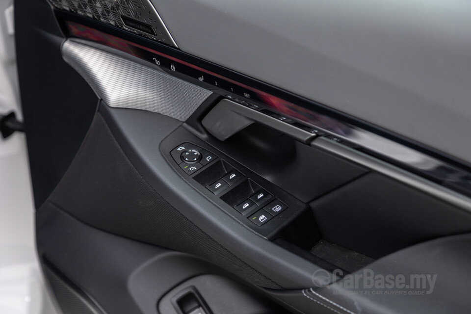 BMW i5 G60 (2023) Interior