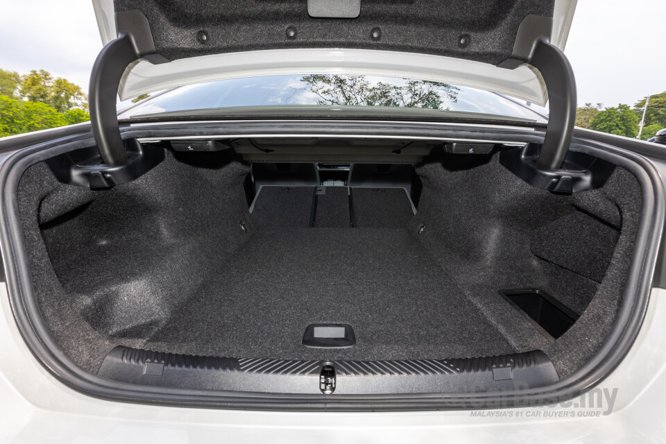 BMW i5 G60 (2023) Interior