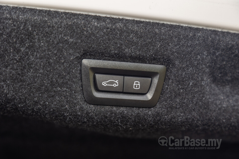 BMW i5 G60 (2023) Interior