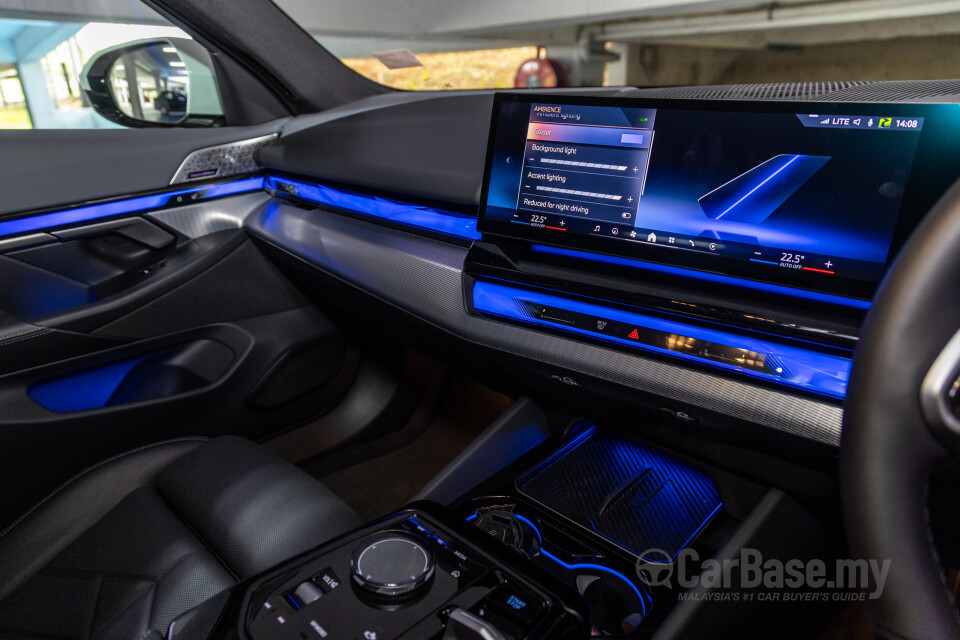 BMW i5 G60 (2023) Interior