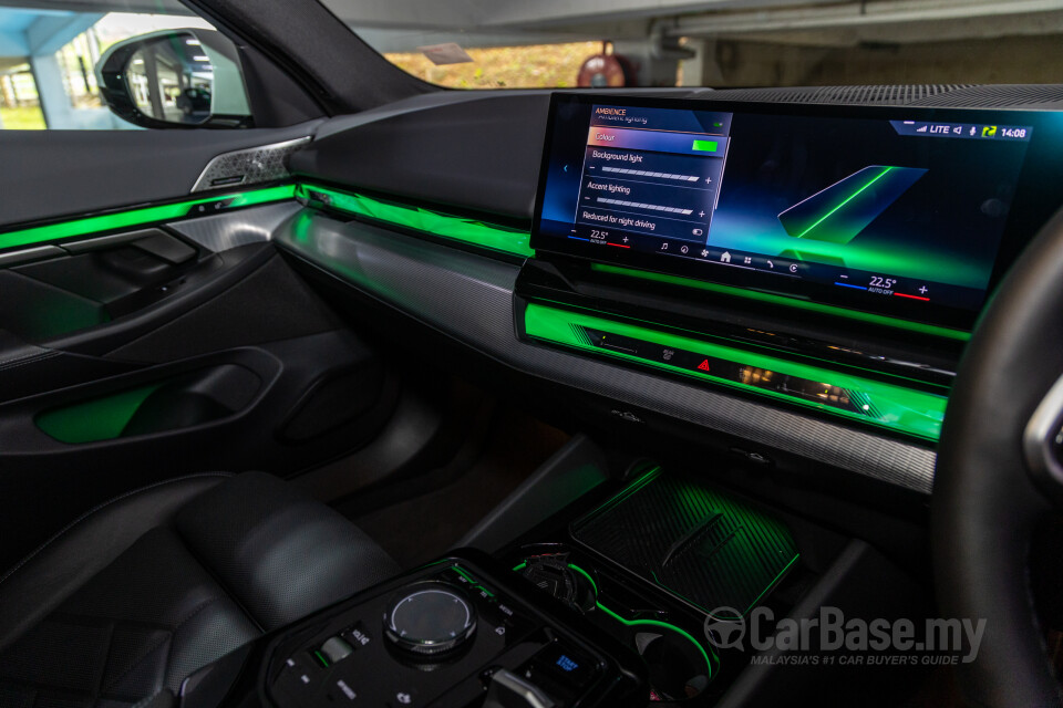 BMW i5 G60 (2023) Interior