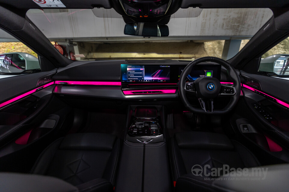 BMW i5 G60 (2023) Interior