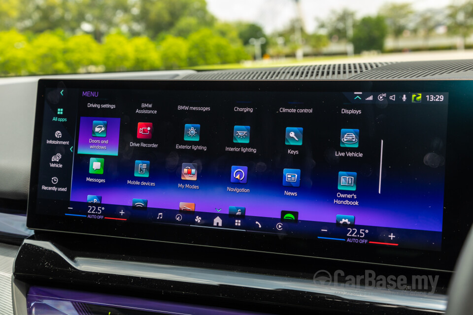 BMW i5 G60 (2023) Interior