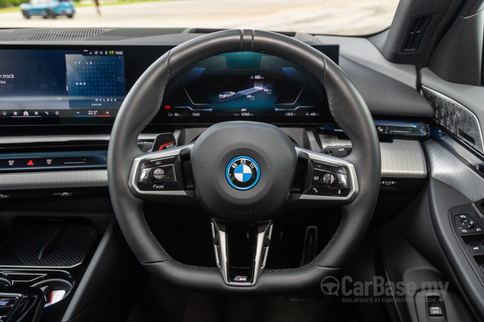 BMW i5 G60 (2023) Interior
