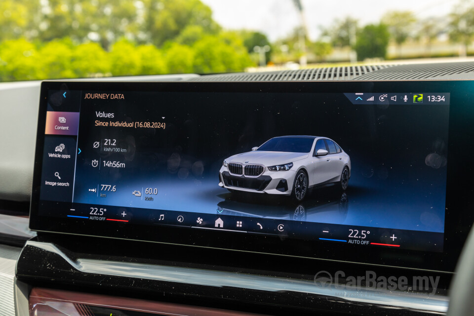 BMW i5 G60 (2023) Interior