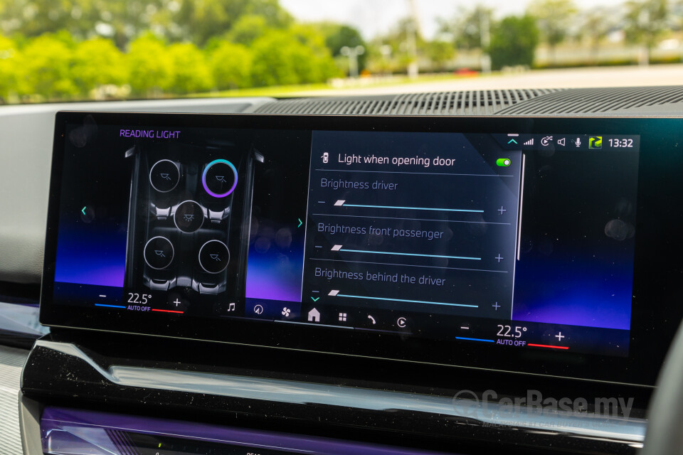 BMW i5 G60 (2023) Interior
