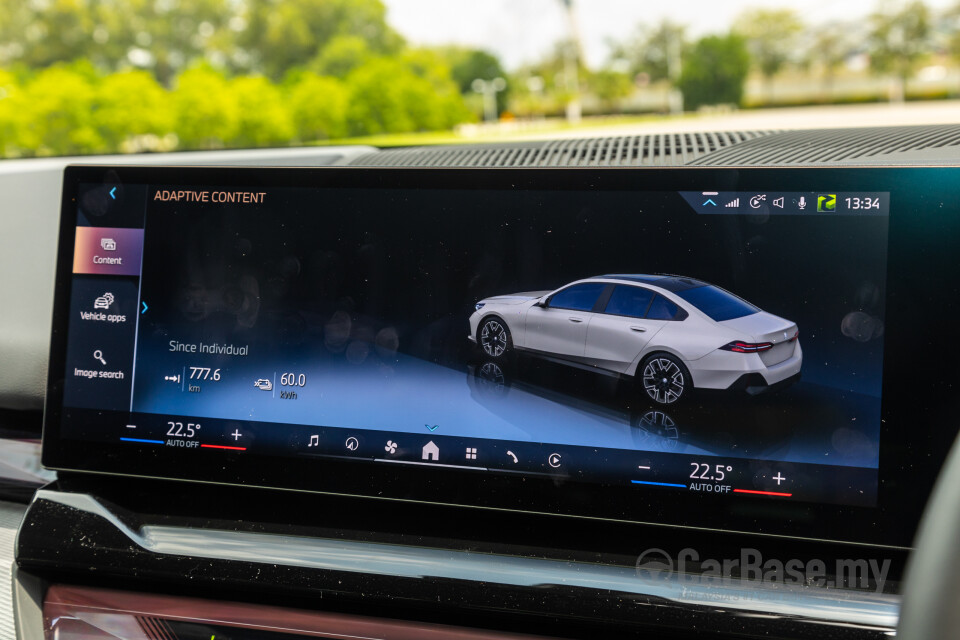 BMW i5 G60 (2023) Interior