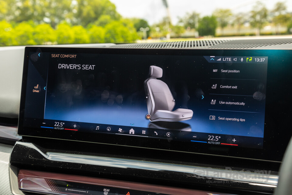 BMW i5 G60 (2023) Interior