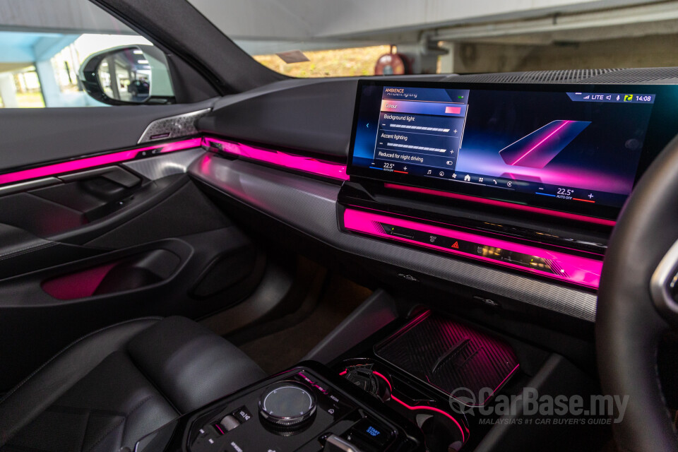 BMW i5 G60 (2023) Interior