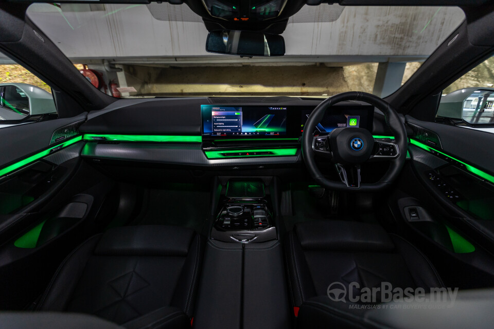 BMW i5 G60 (2023) Interior