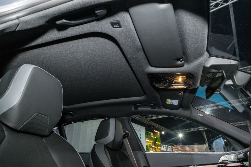 BMW i5 G60 (2023) Interior