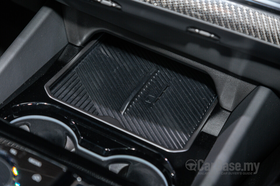 BMW i5 G60 (2023) Interior